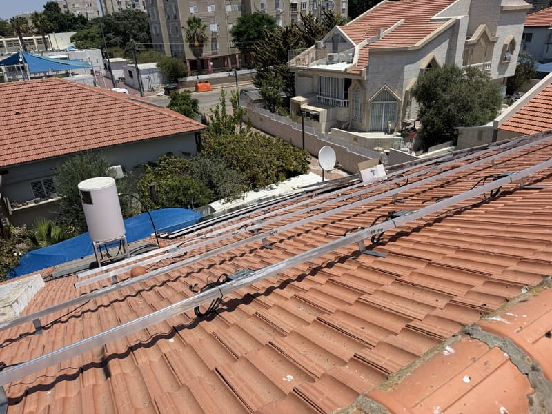מערכת על גג רעפים בנתיבות