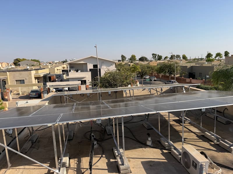 מערכת סולארית על גג, מפרויקט של אילנים פתרונות חכמים